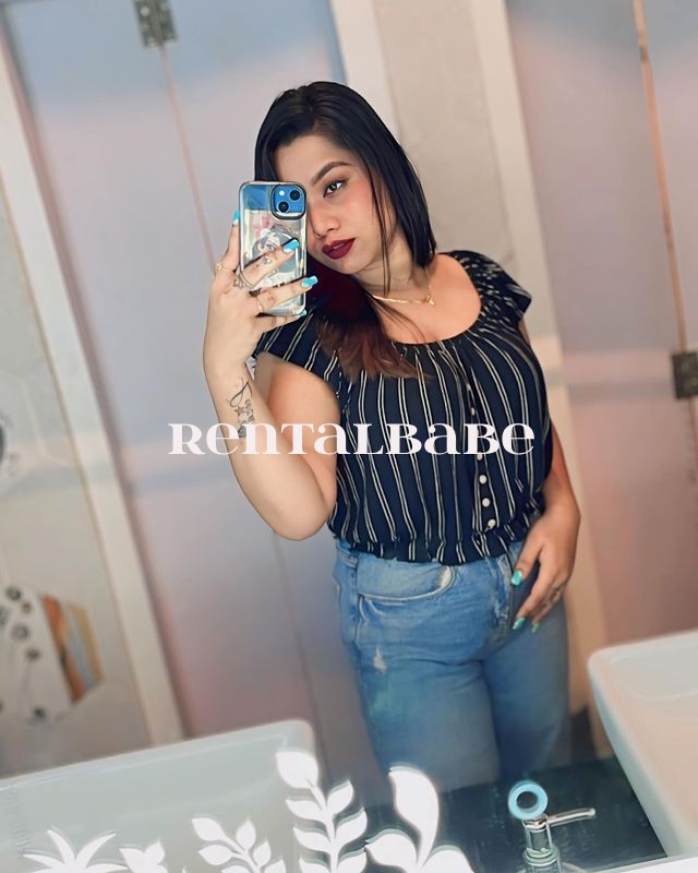 Ravina VIP call girl service available in Mumbai